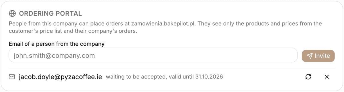 Ordering portal section on the customer card: a description, the Email of a person from the company field with the Invite button and a pending invitation for jakub.duda@kawiarniapyza.pl with the note waiting to be accepted, valid until 25.10.2026 and the send again and withdraw icons